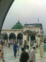 8August2010. Chehlum Of Shohda Bomb Blast At Data Darbar Lahore 0008.jpg